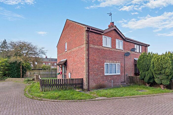 3 Bedroom Semi-Detached House For Sale In Castle Park, Aldbrough, Hull, HU11