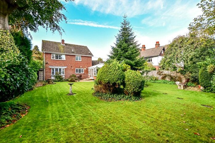 4 Bedroom Detached House For Sale In Green Lane, Farnham Common, SL2