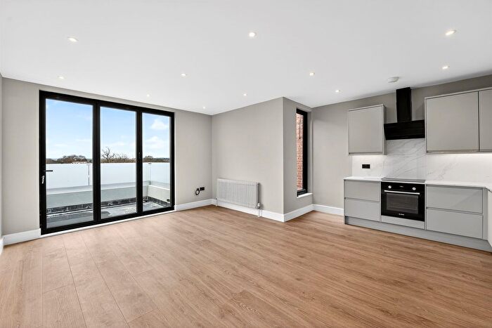 1 Bedroom Flat For Sale In Elm Grove, London, SW19