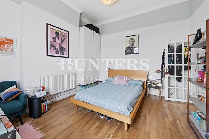 Studio To Rent In Green Lanes, London, N4