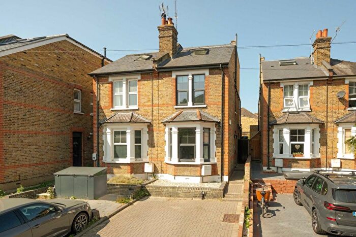 4 Bedroom Property For Sale In The Bittoms, Kingston Upon Thames, KT1