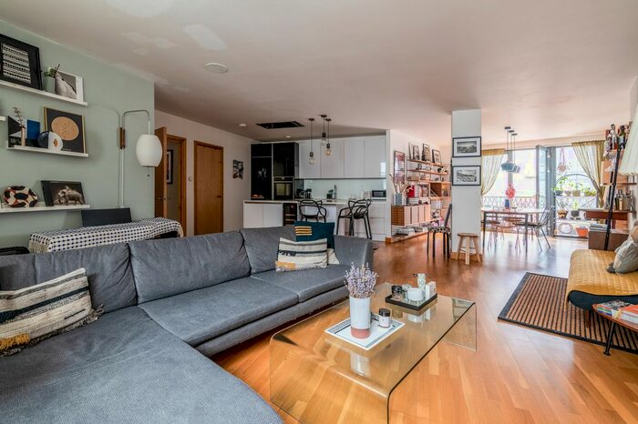 2 Bedroom Flat To Rent In Roach Road, London, E3