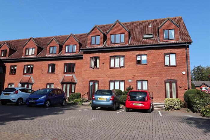 1 Bedroom Retirement Property To Rent In Chelmsford Road, Shenfield, Brentwood, CM15