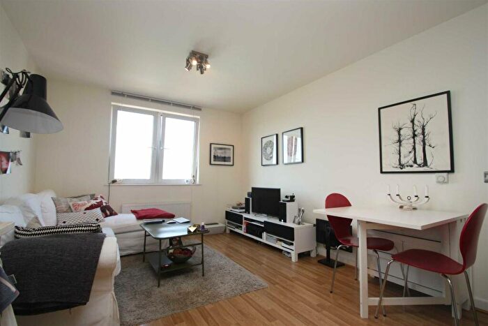 1 Bedroom Flat To Rent In Kinetica Apartments, Tyssen Street, London, E8