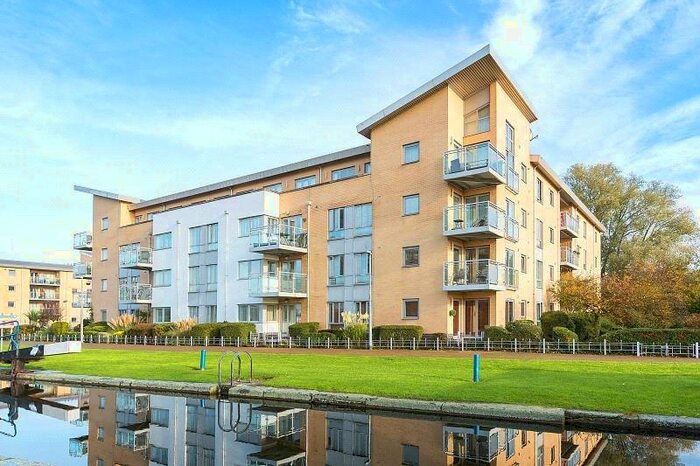 2 Bedroom Apartment To Rent In Lockside Marina, Chelmsford, CM2