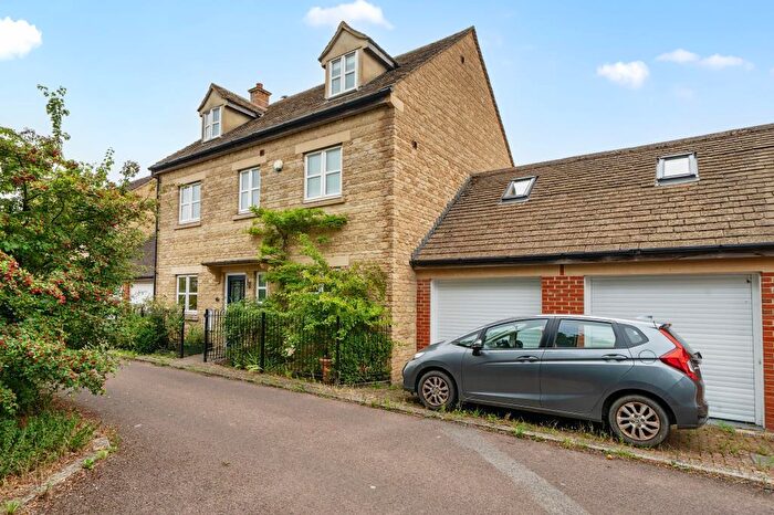 5 Bedroom Detached House For Sale In Northfield Farm Lane, Witney, OX28