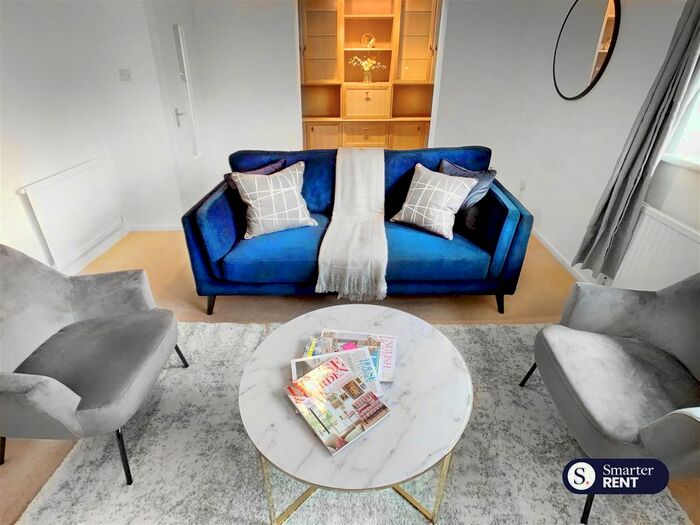 2 Bedroom Property To Rent In Wiltshire Drive, Wokingham, RG40