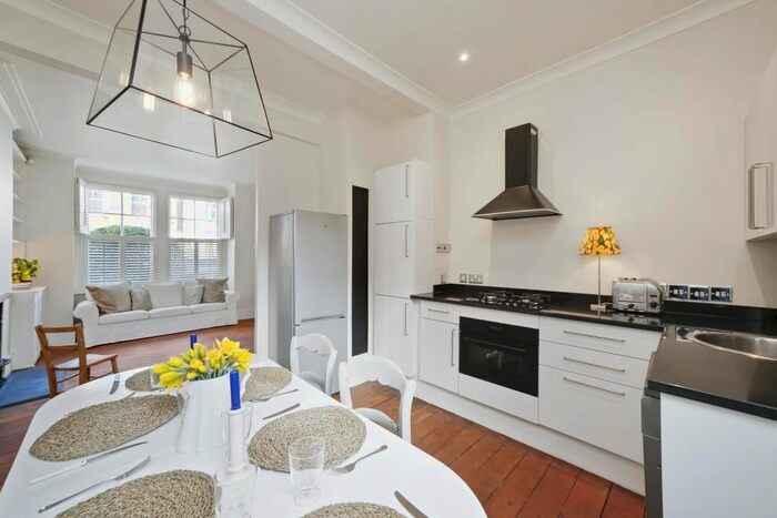 2 Bedroom Flat To Rent In Wardo Avenue, London, SW6