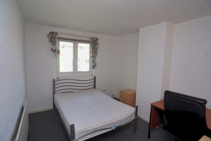 3 Bedroom Maisonette To Rent In Summer Street, Sheffield, S3