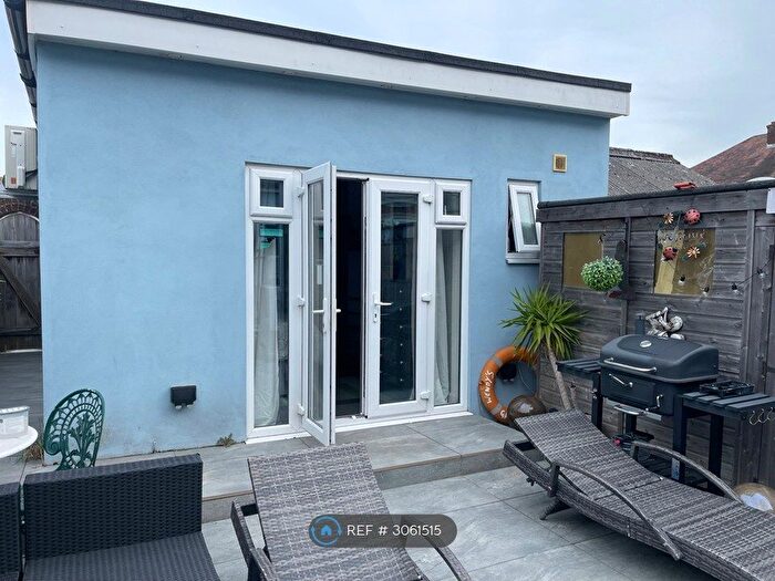 Studio To Rent In Cosham, Portsmouth, PO6