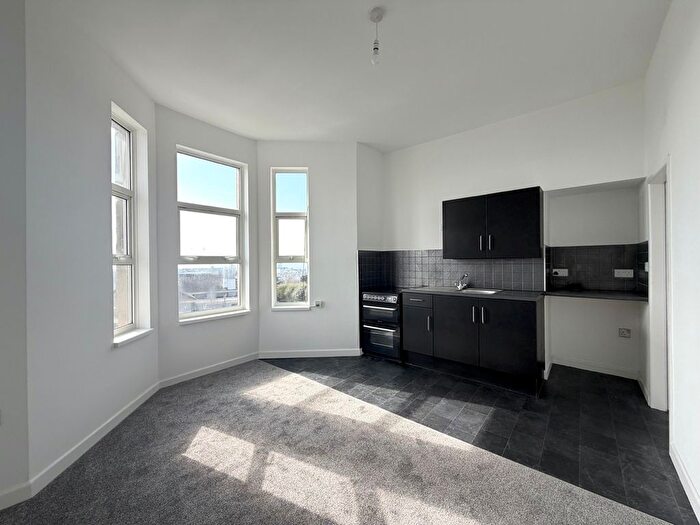 2 Bedroom Flat To Rent In Mannamead, Plymouth, PL3