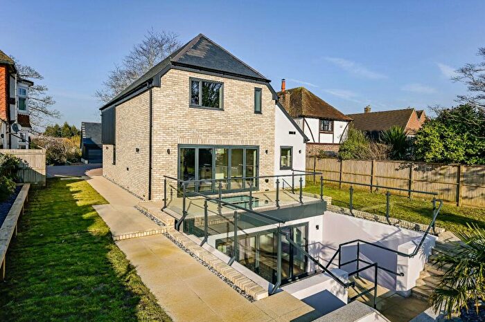 4 Bedroom Detached House For Sale In School Road, Hythe, Kent, CT21