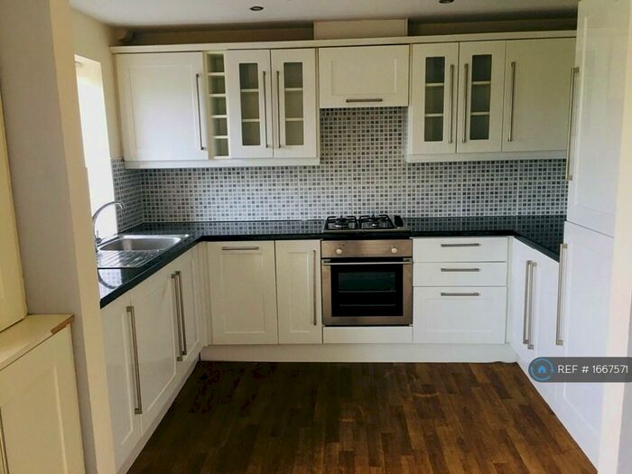 2 Bedroom Flat To Rent In Rochdale Road, Rochdale, OL16