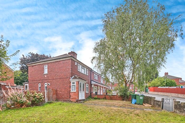 3 Bedroom Semi-detached House For Sale In Marsh Lane, West Bromwich, B71
