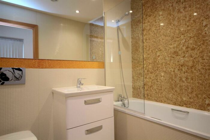 Studio To Rent In North Acton Road, North Acton, NW10