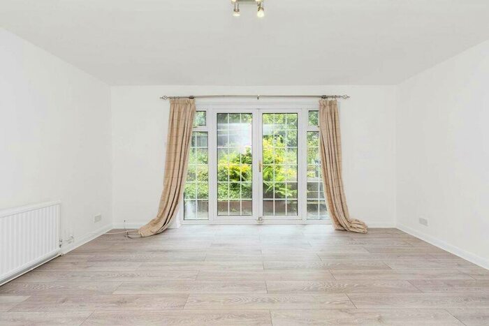 2 Bedroom Flat To Rent In Stanhope Road, Highgate, N6