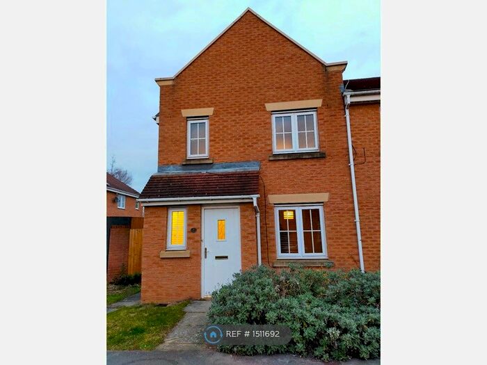 3 Bedroom Semi-Detached House To Rent In Harris Road, Armthorpe, Doncaster, DN3