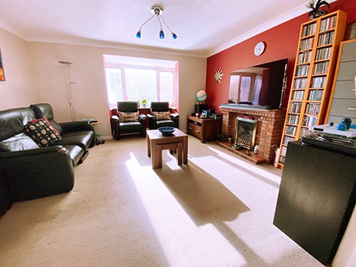 5 Bedroom Detached House For Sale In Sheridan Close, Boxmoor, Hemel Hempstead, Hertfordshire, HP1