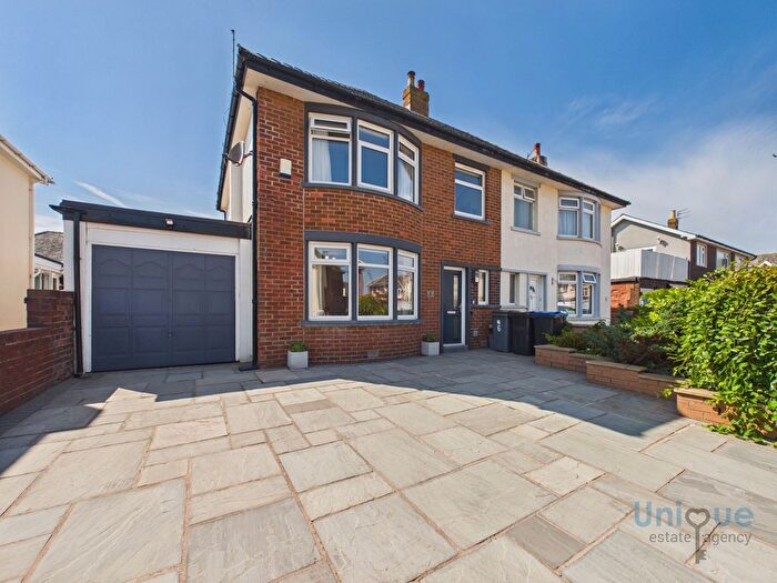 3 Bedroom Semi-Detached House For Sale In Sandridge Place, Blackpool, FY4