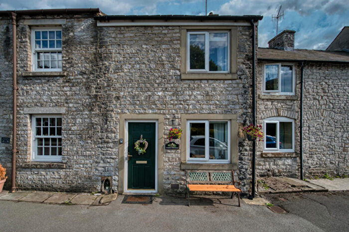 2 Bedroom Terraced House For Sale In Commercial Road, Tideswell, Buxton, SK17