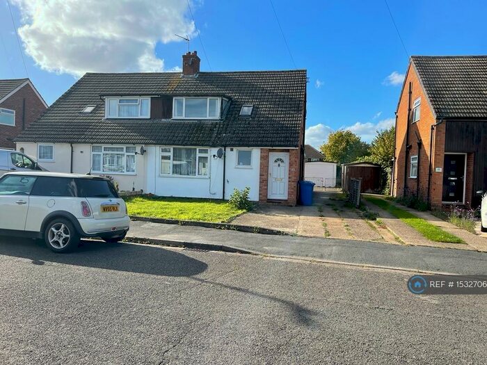 3 Bedroom Semi-Detached House To Rent In Sandringham Road, Maidenhead, SL6