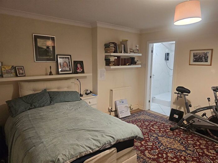 2 Bedroom Flat For Sale In Ellesmere Road, Eccles, M30