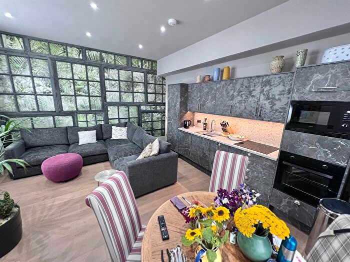 2 Bedroom Flat For Sale In Castle Street, Mere, Warminster, BA12