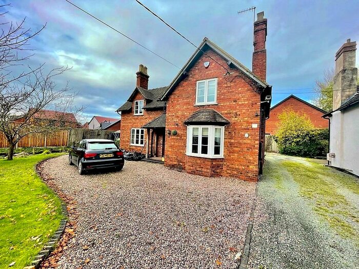 4 Bedroom Detached House To Rent In Wellington Road, Muxton, Telford, Shropshire, TF2