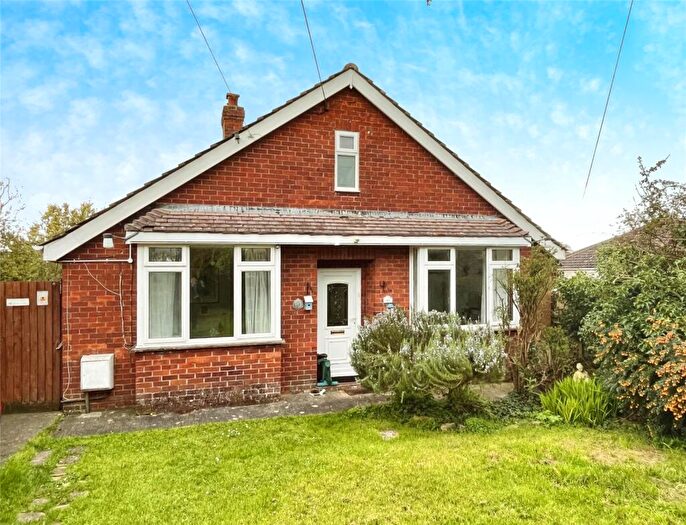 2 Bedroom Bungalow For Sale In High Street, Dilton Marsh, BA13
