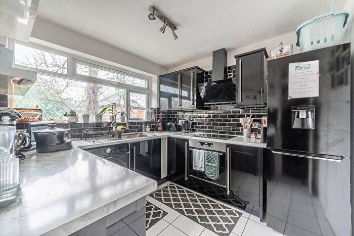 2 Bedroom Maisonette To Rent In Cherrycroft Gardens, Pinner, HA5