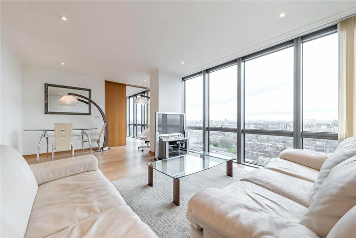 2 Bedroom Flat To Rent In Hertsmere Road, Canary Wharf, E14