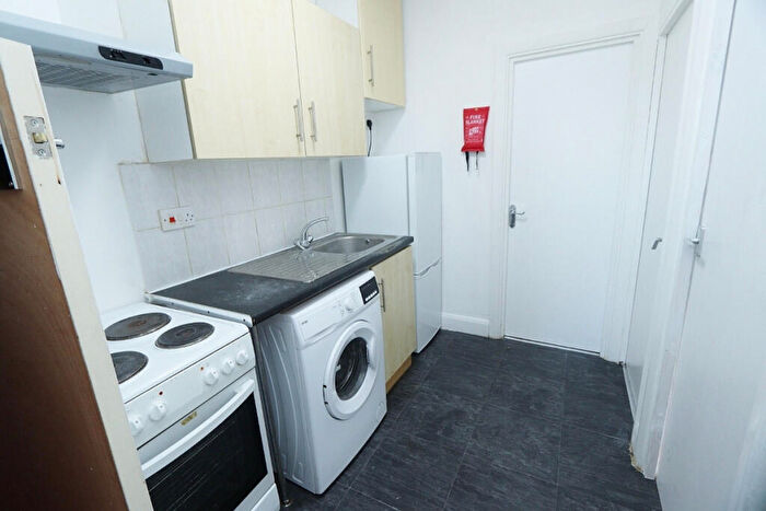 2 Bedroom Apartment To Rent In Collier Row Road, Romford, RM5