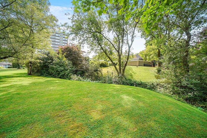 2 Bedroom Flat For Sale In Chadbrook Crest, Richmond Hill Road, Edgbaston, B15