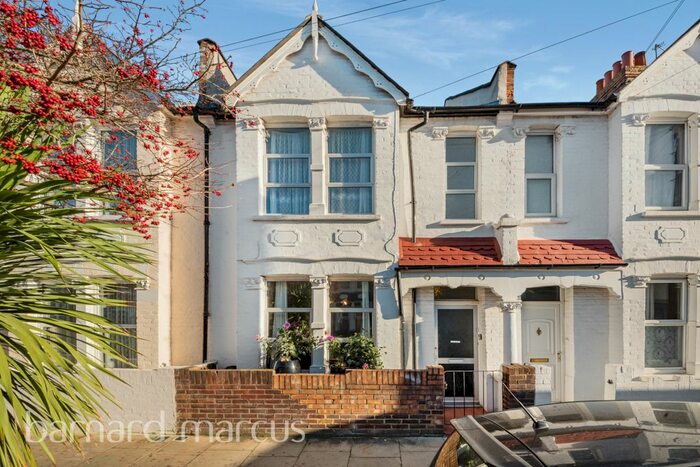 3 Bedroom Property To Rent In Thorpebank Road, London, W12