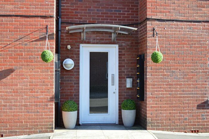 2 Bedroom Apartment To Rent In Ffordd Ty Unnos, Heath, Cardiff, CF14