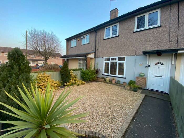 3 Bedroom House To Rent In Abbey View Road, Swindon, SN25