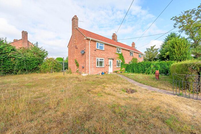 3 Bedroom Semi Detached House For Sale In Manor Road, Roydon, IP22