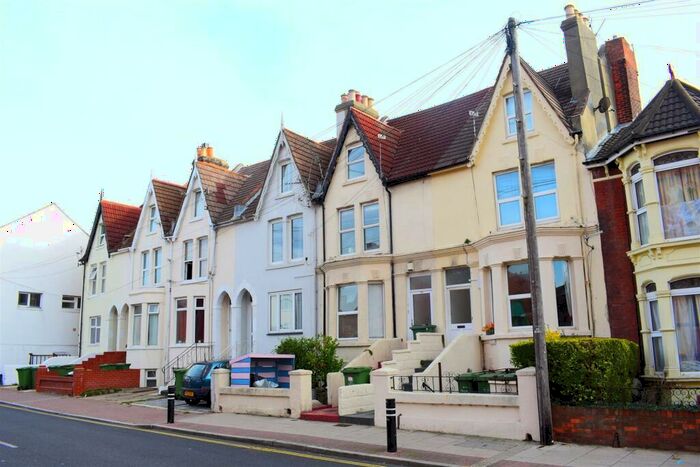 2 Bedroom Apartment To Rent In Waverley Road, Southsea, PO5