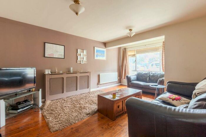 4 Bedroom House To Rent In Garrison Road, Bow, London, E3