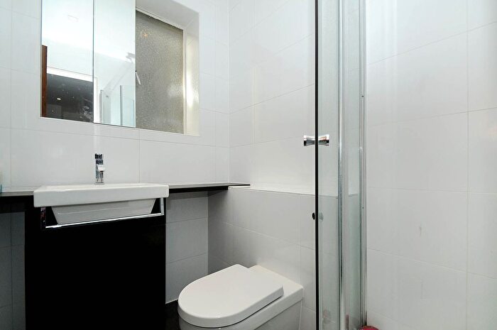 1 Bedroom Flat To Rent In Haverstock Hill, Belsize Park, London, NW3