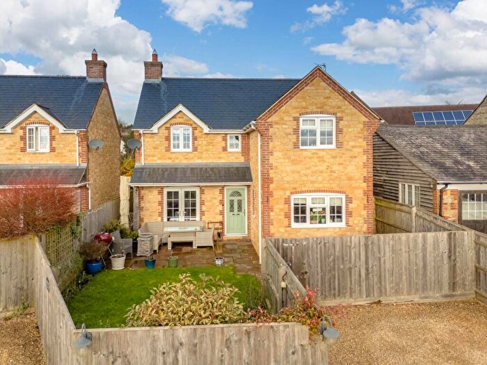 4 Bedroom Detached House For Sale In Station Road, Quainton, HP22