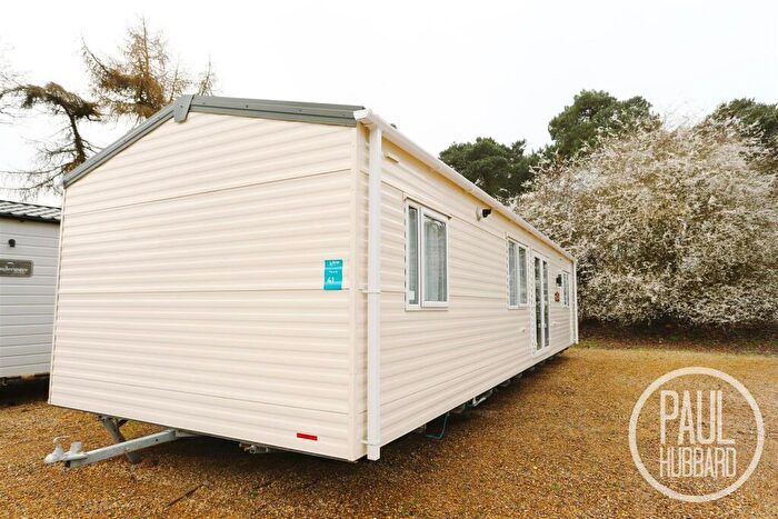 3 Bedroom Chalet For Sale In Oakdale, Tingdene, North Denes Holiday Park, NR32