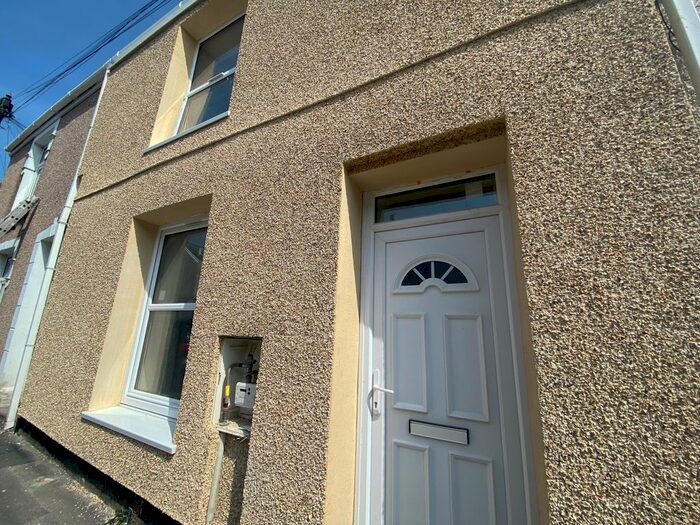 1 Bedroom Flat To Rent In Humphrey Street, Swansea, SA1