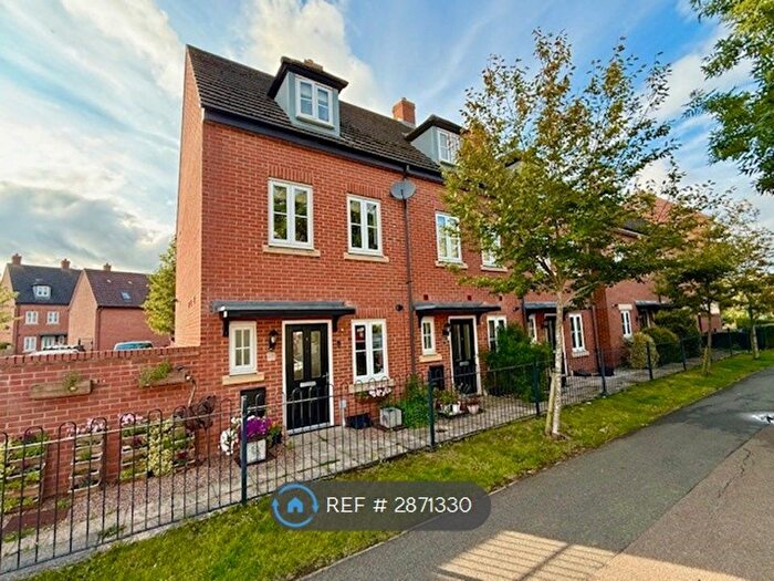 3 Bedroom End Terrace House To Rent In Coleridge Way, Oakham, LE15