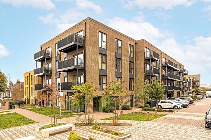 2 Bedroom Flat For Sale In Bowen Drive, Charlton, SE7