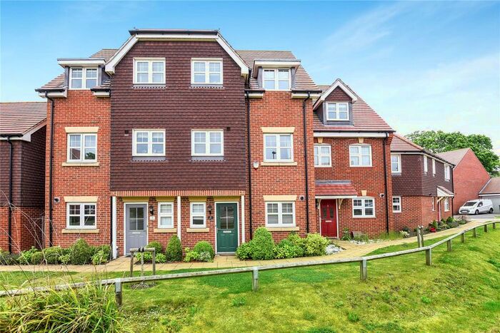4 Bedroom Town House To Rent In Gomer Road, Bagshot, Surrey, GU19