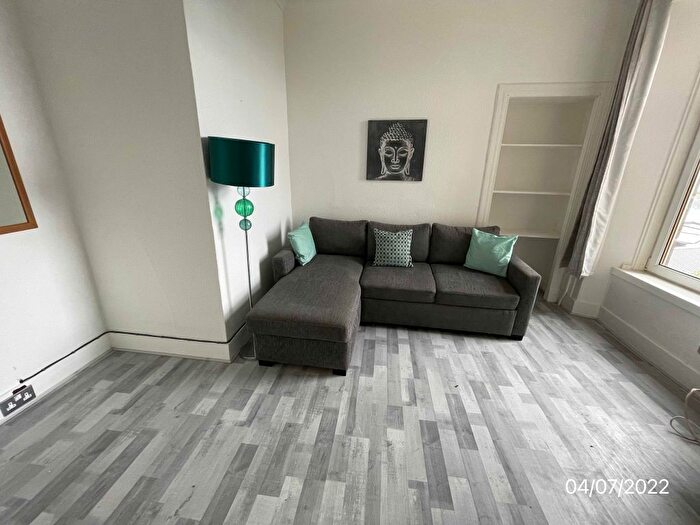 2 Bedroom Flat To Rent In Victoria Road, Second Floor Right, Aberdeen, Aberdeenshire, AB11