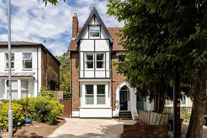 6 Bedroom Semi-Detached House For Sale In Fairlop Road, Leytonstone, E11