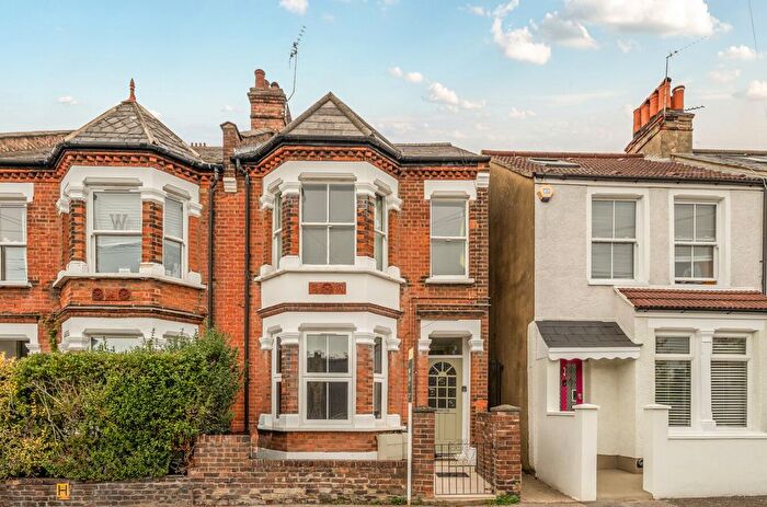 1 Bedroom Flat For Sale In Layton Road, Brentford, TW8