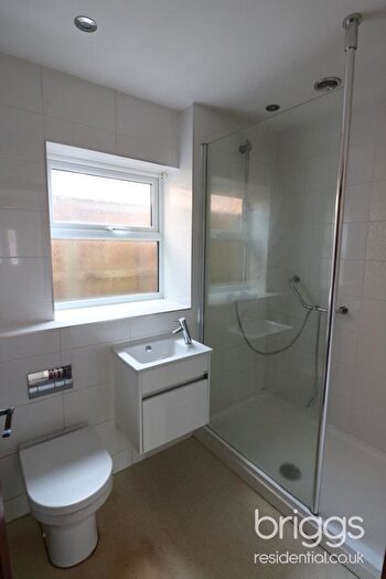 2 Bedroom Detached Bungalow For Sale In Suttons Lane, Deeping Gate, Market Deeping, PE6
